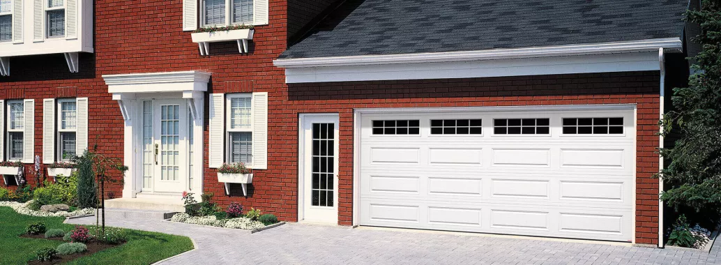 Acadia 138 Classic XL, 16' x 7', Ice White, 8 lite Orion windows